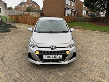 Used Hyundai i10 2017 for sale - 77095228: Photo