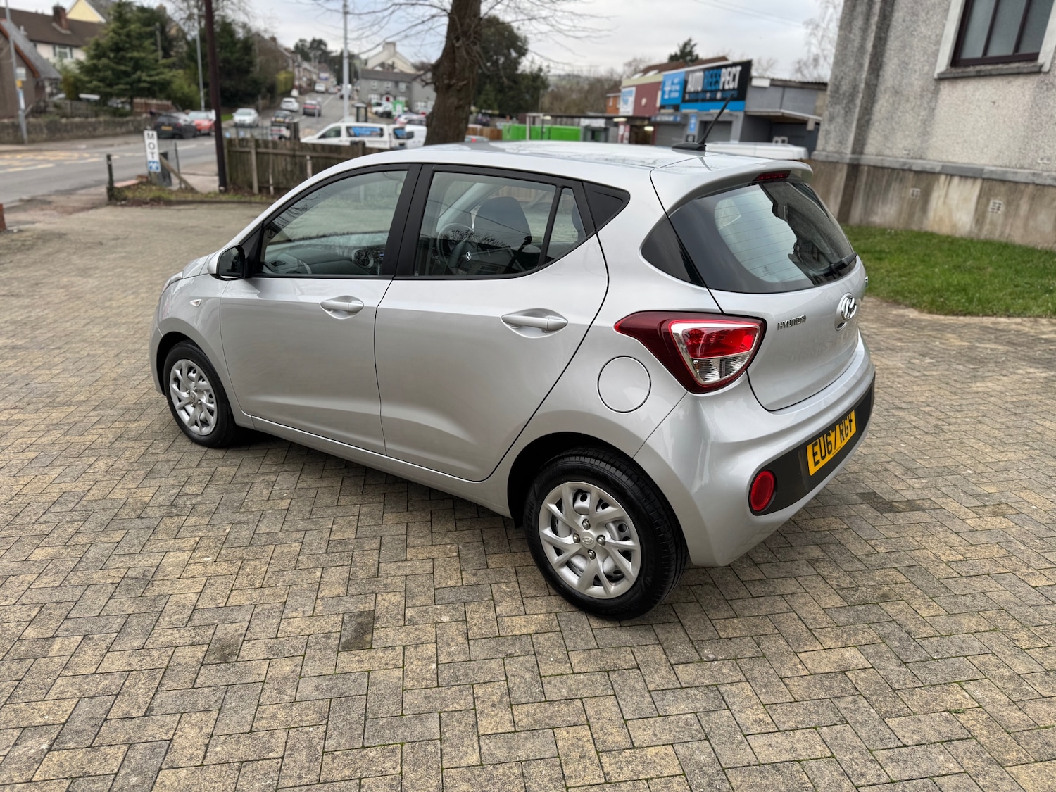 Used Hyundai i10 2017 for sale - 77095228: Photo 4