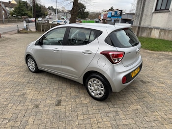 Used Hyundai i10 2017 for sale - 77095228: Photo
