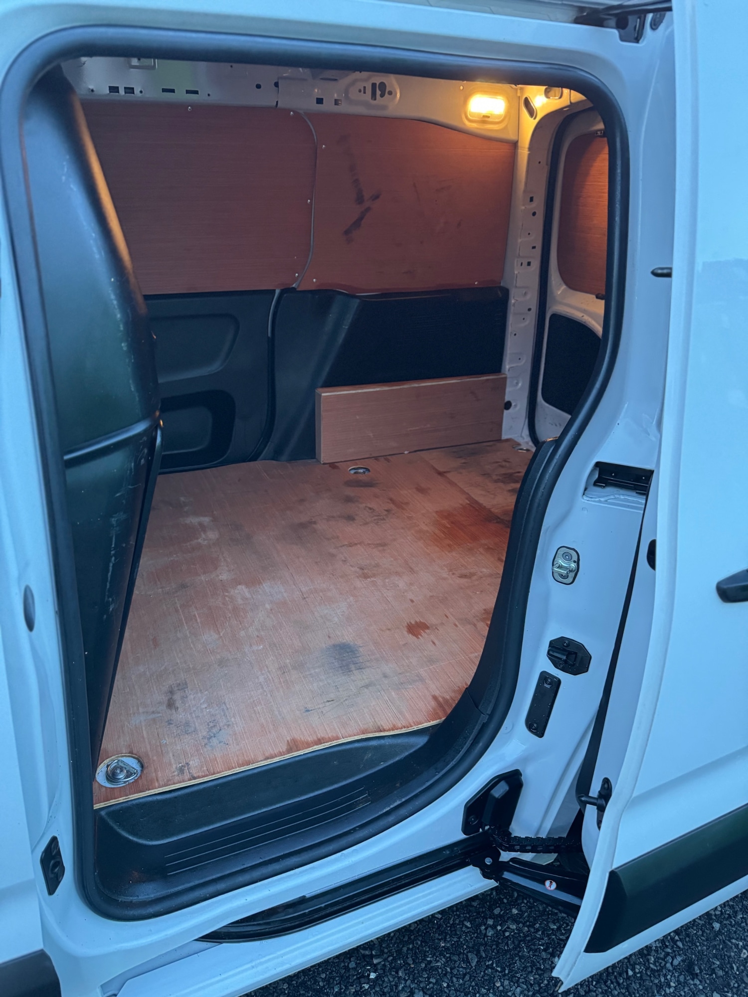 Used Peugeot Partner 2023 for sale - 76704689: Photo 10