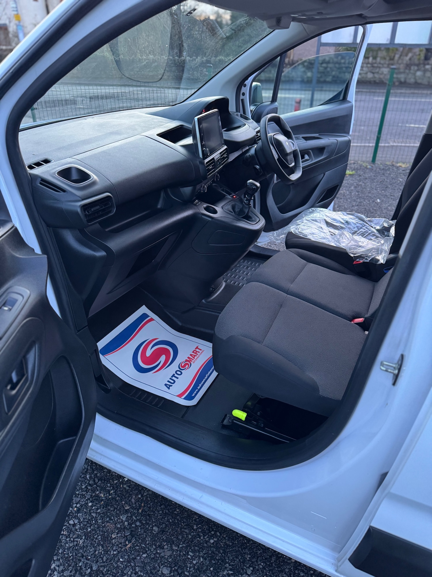 Used Peugeot Partner 2023 for sale - 76704689: Photo 8