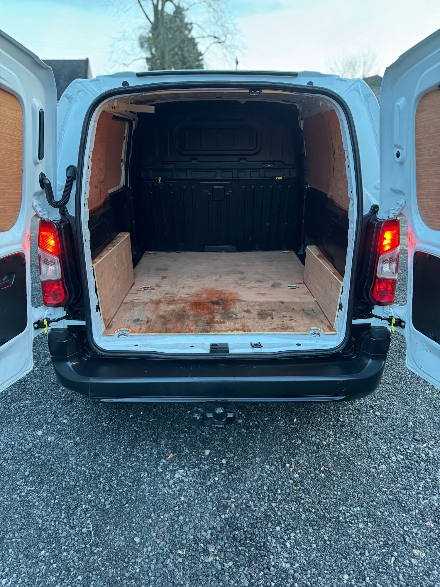 Used Peugeot Partner 2023 for sale - 76704689: Photo 9