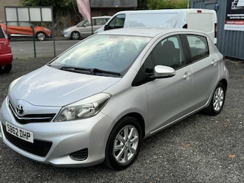 Used Toyota Yaris 2012 for sale - 76088536: Photo