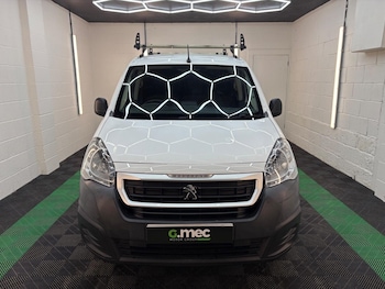 Used Peugeot Partner 2018 for sale - 76218796: Photo 2