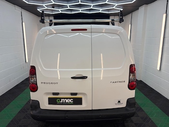 Used Peugeot Partner 2018 for sale - 75561631: Photo