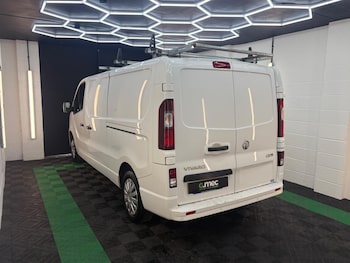 Used Vauxhall Vivaro 2015 for sale - 75428704: Photo