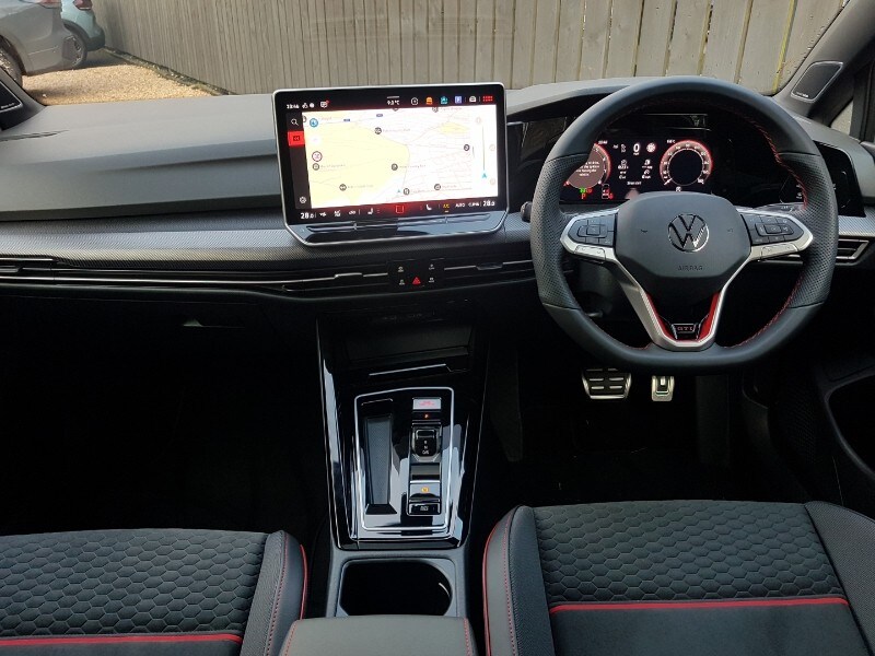 Used Volkswagen Golf 2025 for sale - 76975010: Photo 2