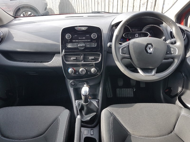 Used Renault Clio 2018 for sale - 78113552: Photo 2