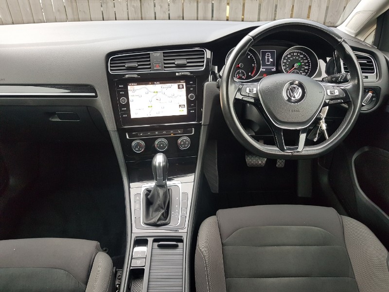 Used Volkswagen Golf 2017 for sale - 77881716: Photo 2