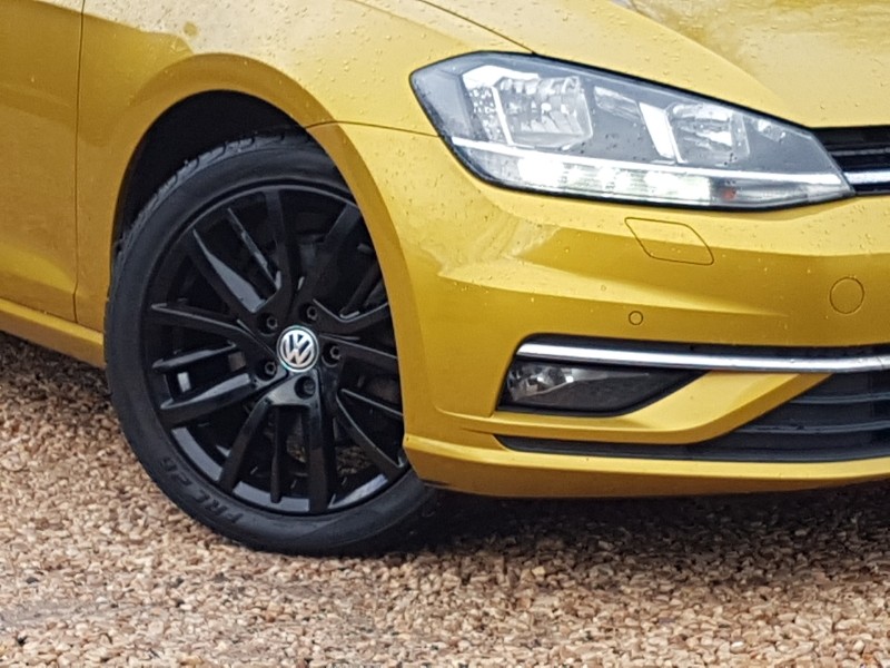 Used Volkswagen Golf 2017 for sale - 77881716: Photo 9