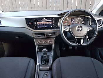 Used Volkswagen Polo 2019 for sale - 76683440: Photo