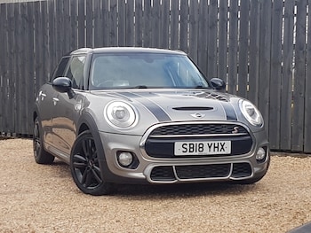 Used MINI Hatch 2018 for sale - 77907744: Photo