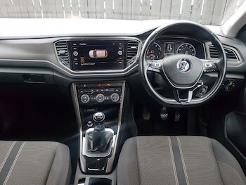 Used Volkswagen T-Roc 2019 for sale - 77466189: Photo