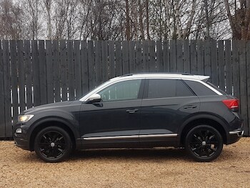 Used Volkswagen T-Roc 2019 for sale - 77466189: Photo