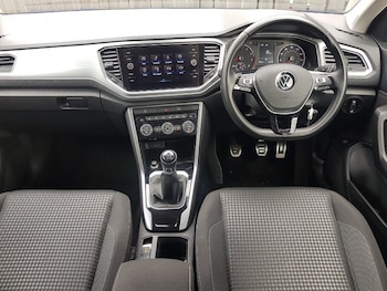 Used Volkswagen T-Roc 2021 for sale - 75395044: Photo