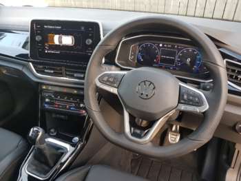 Used Volkswagen T-Roc 2024 for sale - 74150541: Photo