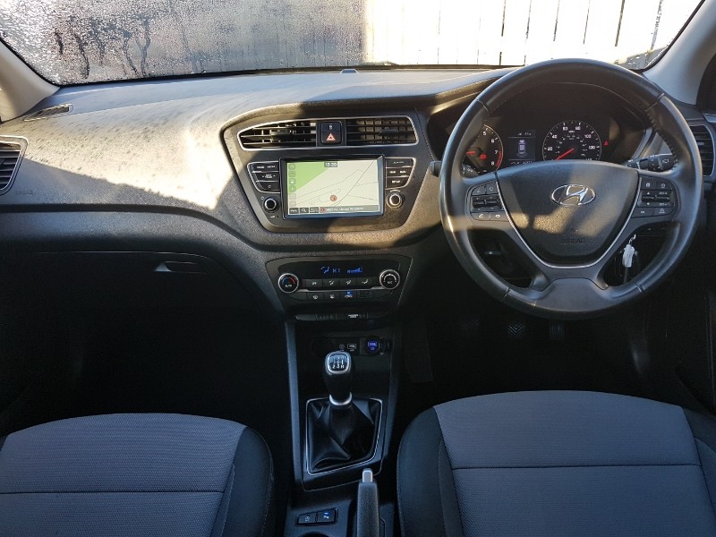 Used Hyundai i20 2018 for sale - 77105278: Photo 2