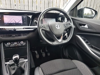 Used Vauxhall Grandland 2022 for sale - 76238125: Photo 2