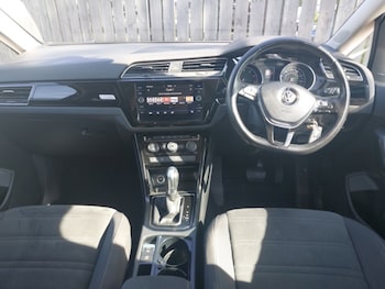 Used Volkswagen Touran 2017 for sale - 78333472: Photo