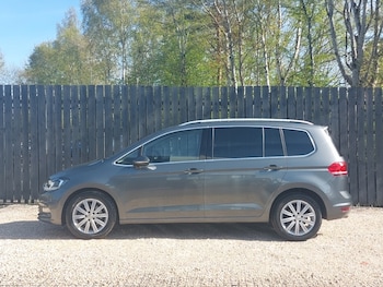 Used Volkswagen Touran 2017 for sale - 78333472: Photo