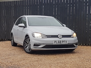 Used Volkswagen Golf 2018 for sale - 77815986: Photo