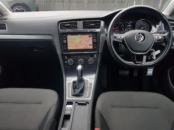 Used Volkswagen Golf 2018 for sale - 77815986: Photo