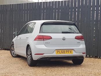 Used Volkswagen Golf 2018 for sale - 77815986: Photo