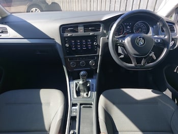 Used Volkswagen Golf 2019 for sale - 78998354: Photo