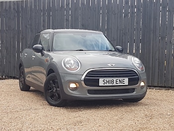 Used MINI Hatch 2018 for sale - 77907674: Photo