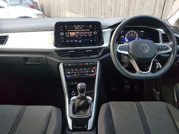 Used Volkswagen T-Roc 2022 for sale - 76613849: Photo