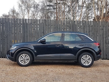 Used Volkswagen T-Roc 2022 for sale - 76613849: Photo