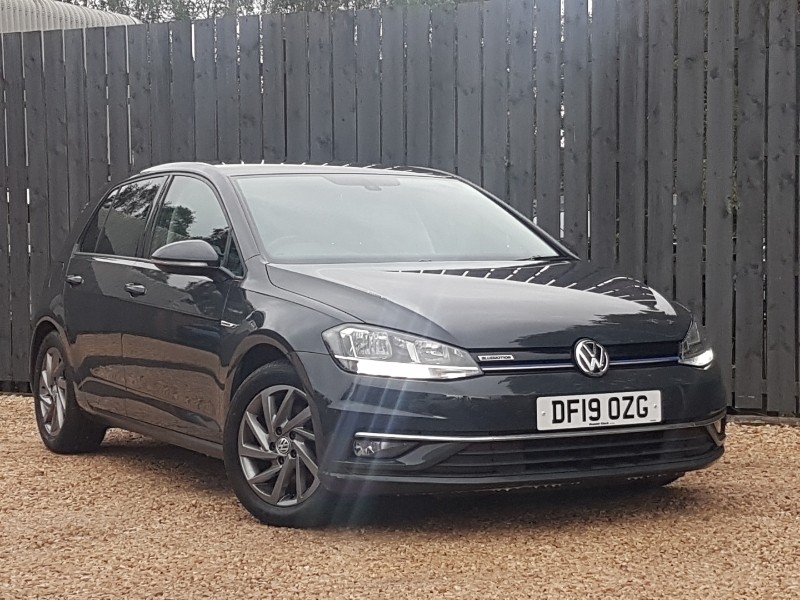 Used Volkswagen Golf 2019 for sale - 76188128: Photo 1