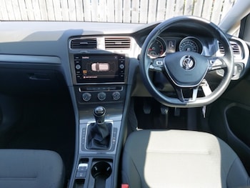 Used Volkswagen Golf 2017 for sale - 79218269: Photo