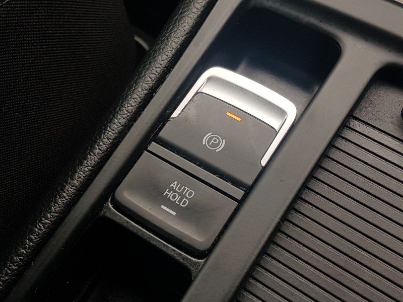 Used Volkswagen Golf 2017 for sale - 76630571: Photo 11