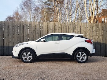 Used Toyota C-HR 2017 for sale - 78141263: Photo