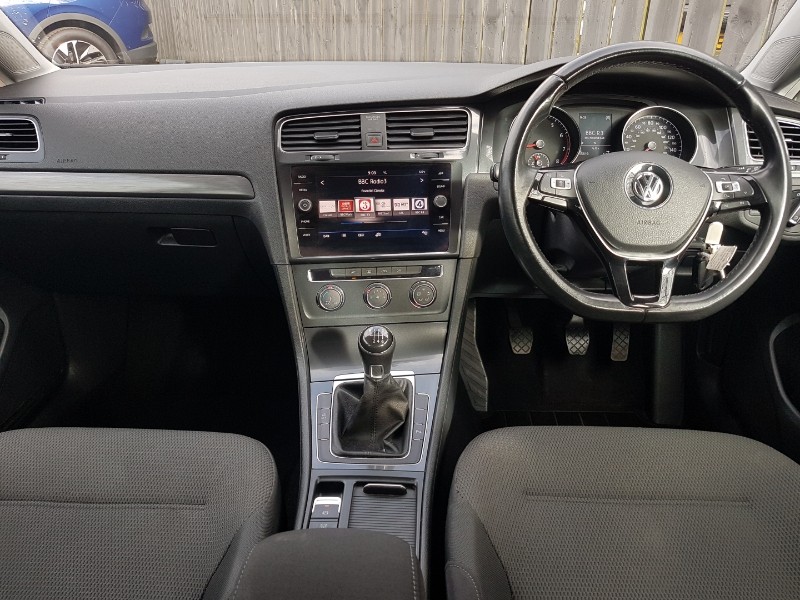 Used Volkswagen Golf 2017 for sale - 78065840: Photo 2