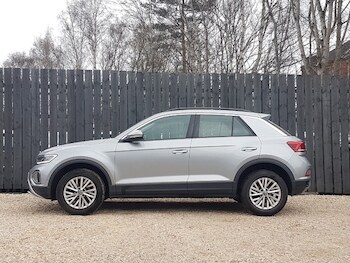 Used Volkswagen T-Roc 2023 for sale - 78032816: Photo
