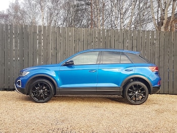 Used Volkswagen T-Roc 2023 for sale - 77522501: Photo