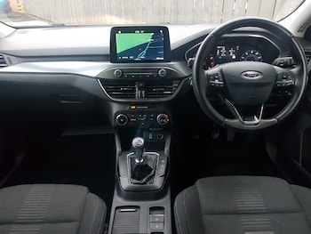 Used Ford Focus 2019 for sale - 76208221: Photo 2