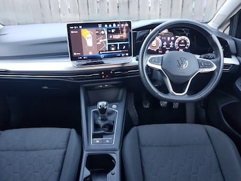 Used Volkswagen Golf 2024 for sale - 76964013: Photo