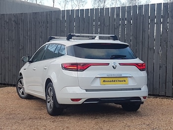 Used Renault Megane 2021 for sale - 77299527: Photo