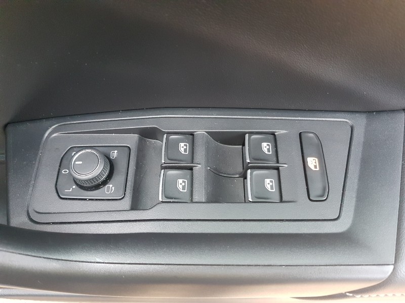 Used Volkswagen T-Roc 2023 for sale - 77448298: Photo 16