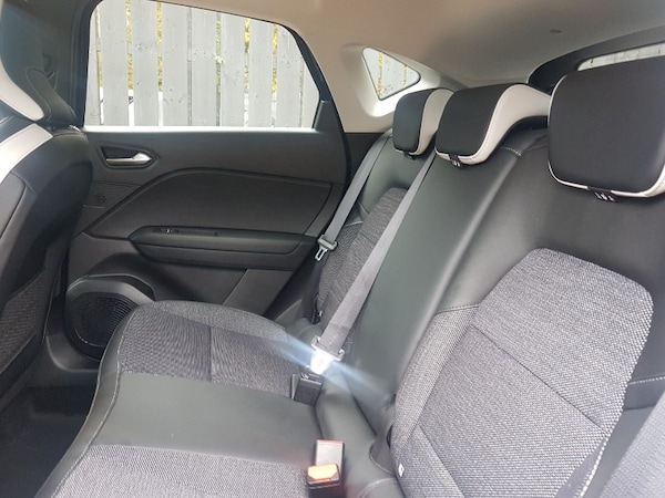 Used Renault Captur 2023 for sale - 76195300: Photo 6