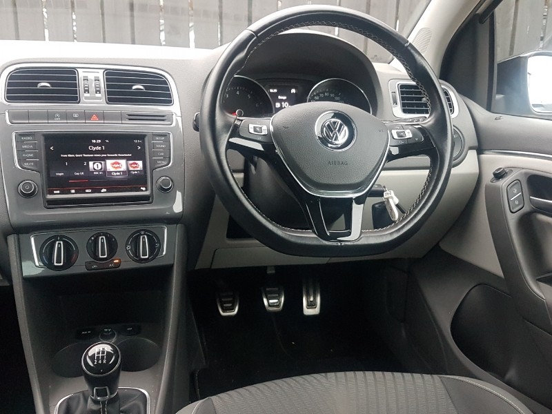 Used Volkswagen Polo 2015 for sale - 77055189: Photo 11