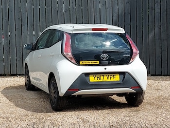 Used Toyota AYGO 2017 for sale - 79343238: Photo