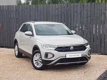 Used Volkswagen T-Roc 2024 for sale - 75514057: Photo