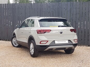 Used Volkswagen T-Roc 2024 for sale - 75514057: Photo