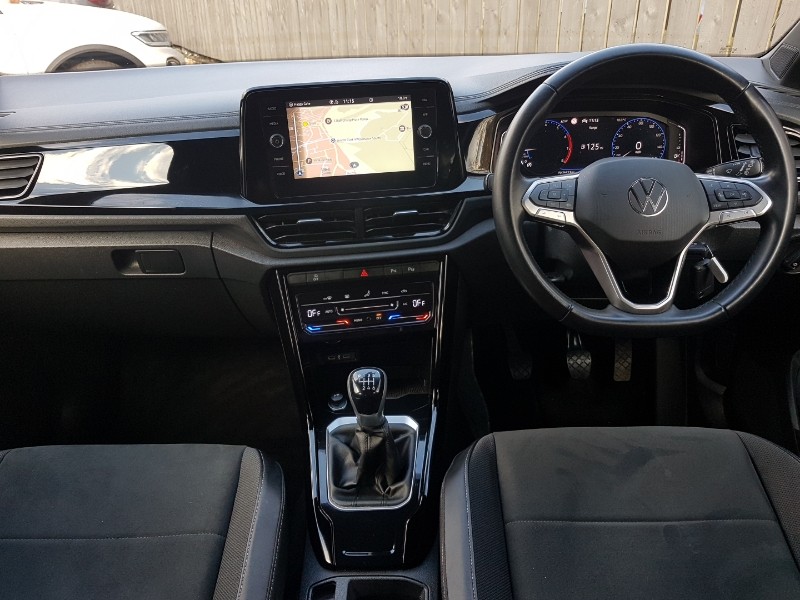 Used Volkswagen T-Roc 2023 for sale - 76533116: Photo 2