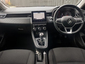 Used Renault Clio 2021 for sale - 76134732: Photo