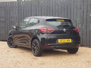 Used Renault Clio 2021 for sale - 76134732: Photo